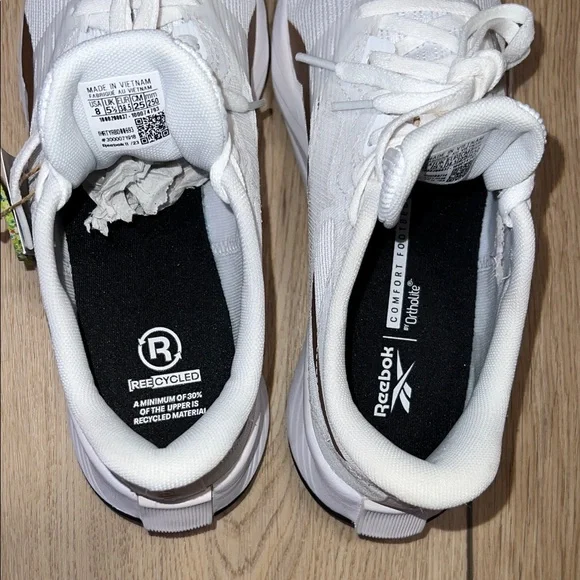 NWT - Reebok Energen Tech Plus Women's White & Gold Running/Course Athletic Shoe - Picture 7 of 15